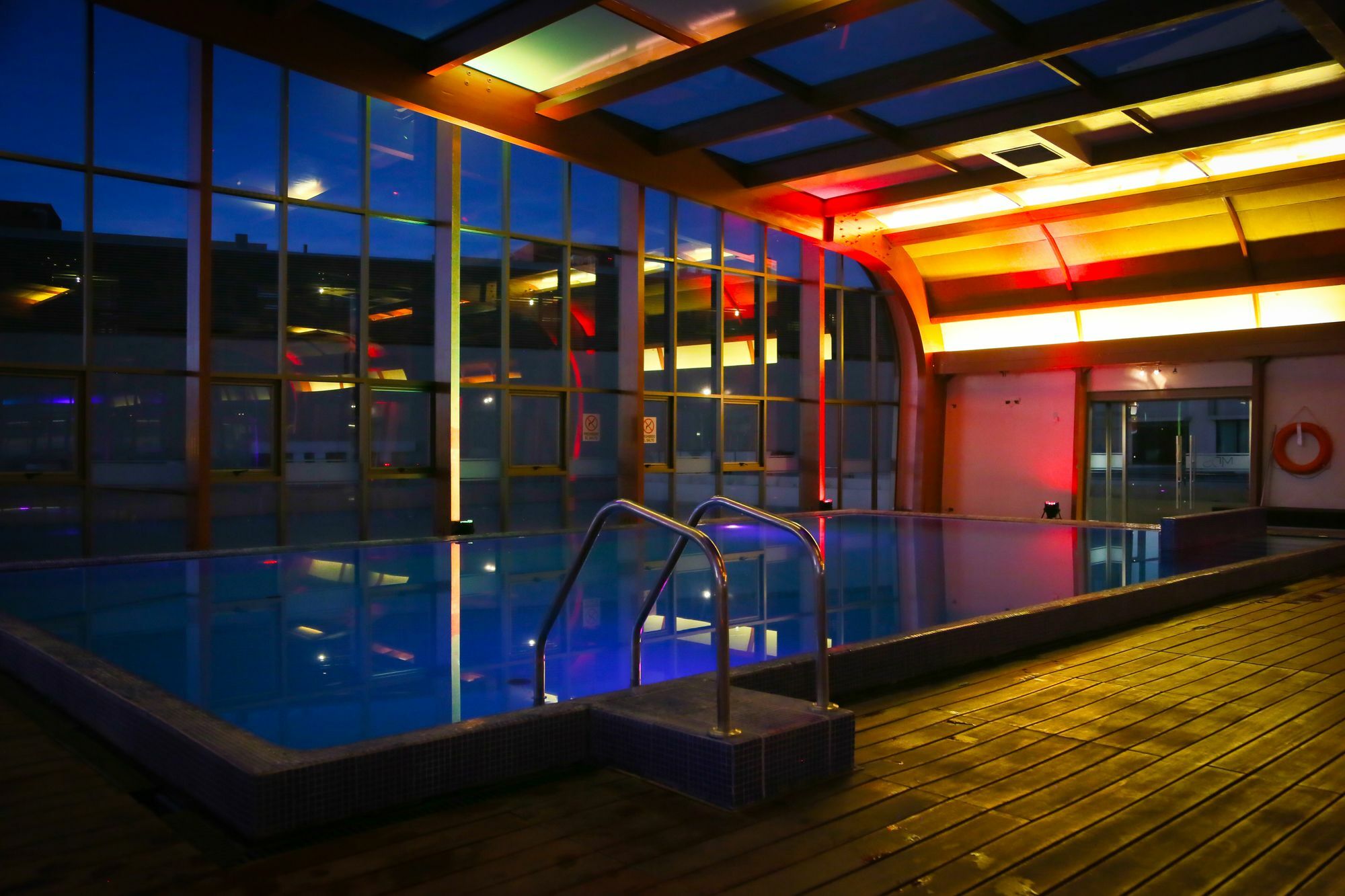 Mds Hotel Calama Ngoại thất bức ảnh The pool at the top of the hotel