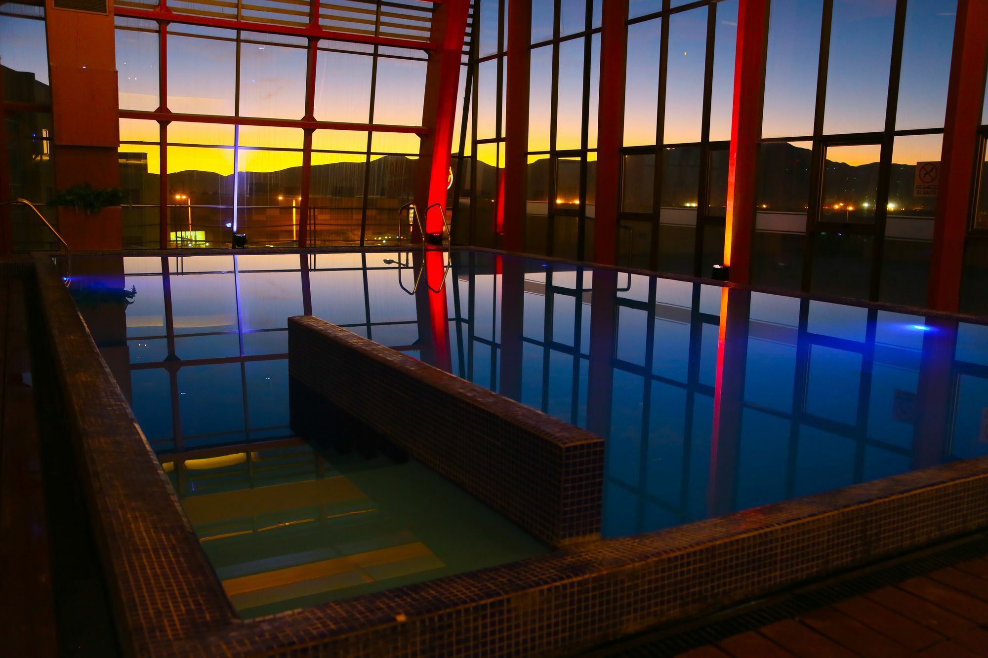 Mds Hotel Calama Ngoại thất bức ảnh The pool at the hotel